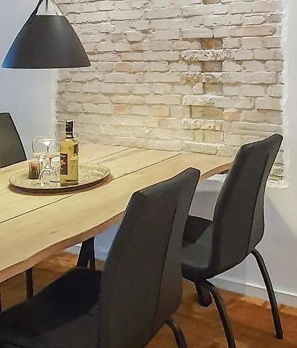 Harbour View Apartment *